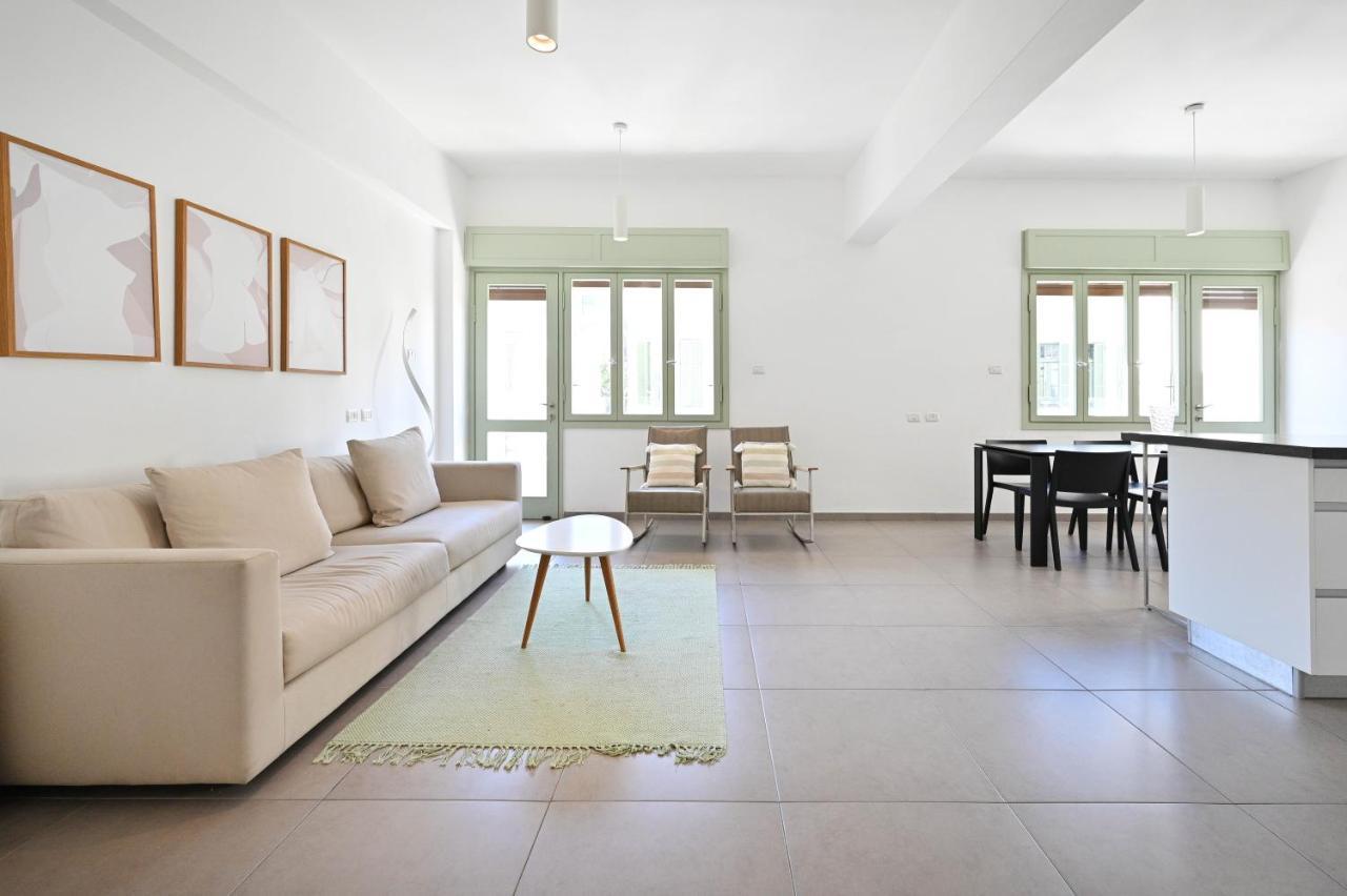 Căn hộ Luminous 3-br In The Heart Of Shenkin By Holyguest *